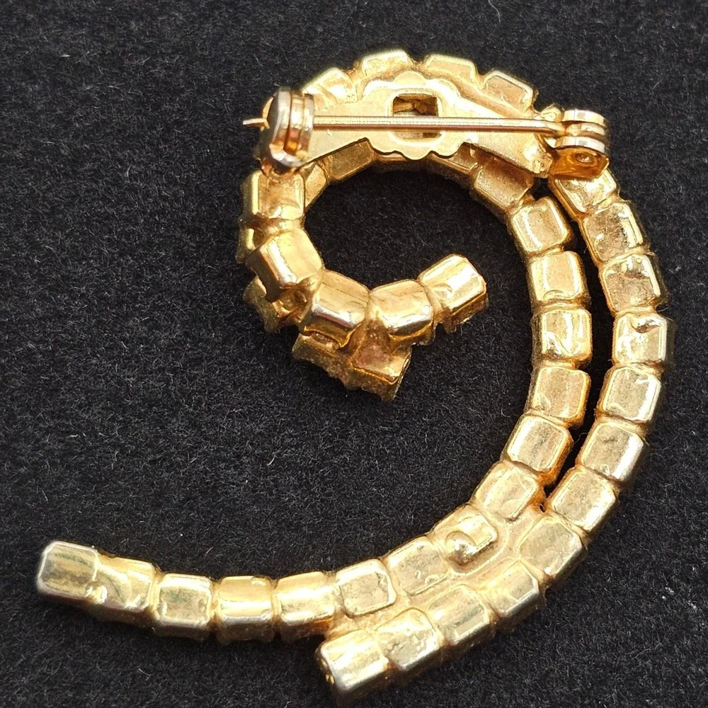 Rhinestone Swirl Brooch Gold Tone Clear Yellow/Lt Green Spiral‎ 1.5